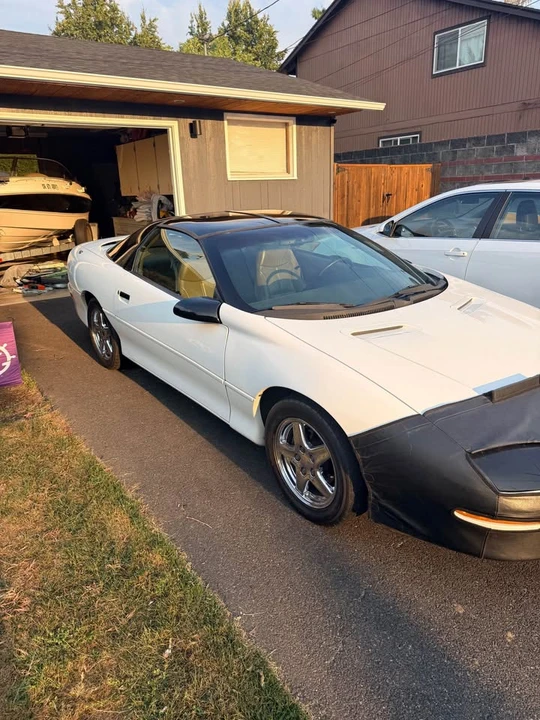 1995 Chevrolet Camaro 4th Gen - Image 2 of 13