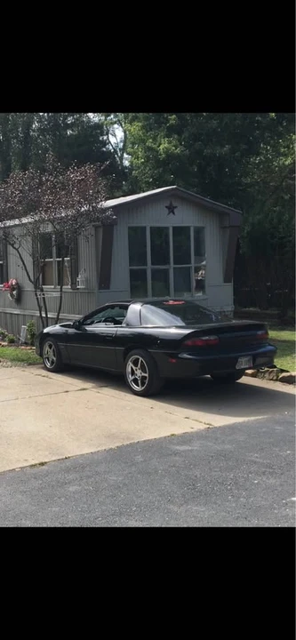 1995 Chevrolet Camaro 4th Gen - Image 2 of 3