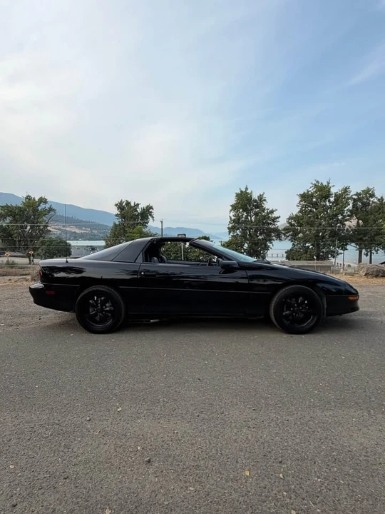 1995 Chevrolet Camaro 4th Gen - Image 2 of 12