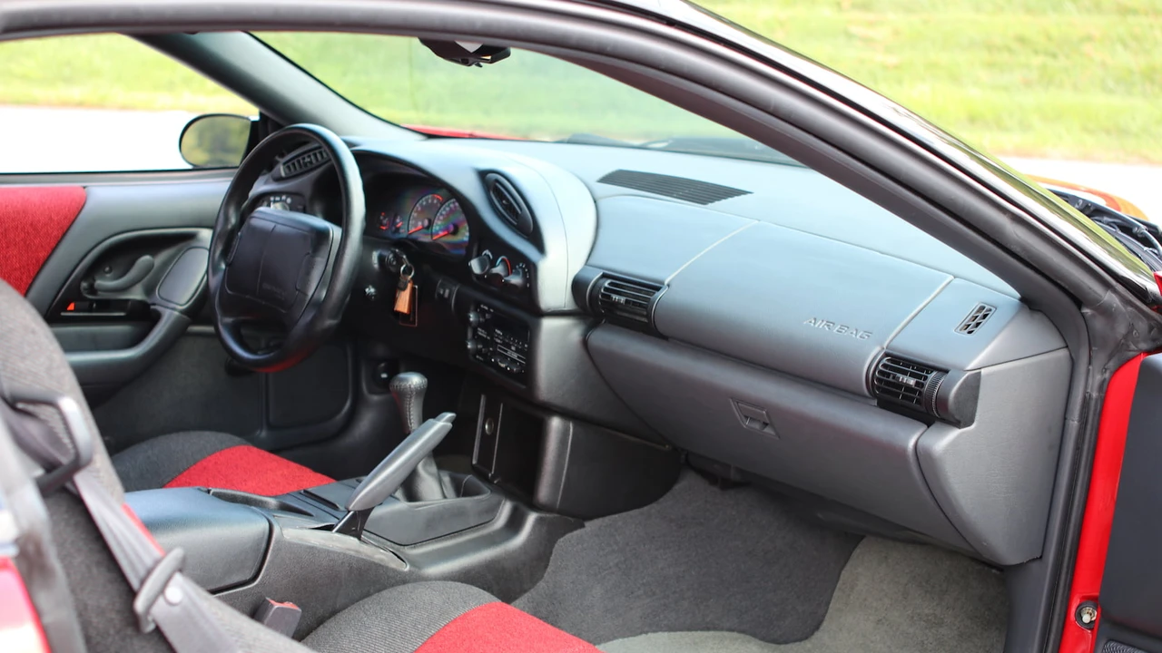 1995 Chevrolet Camaro 4th Gen - Image 11 of 31