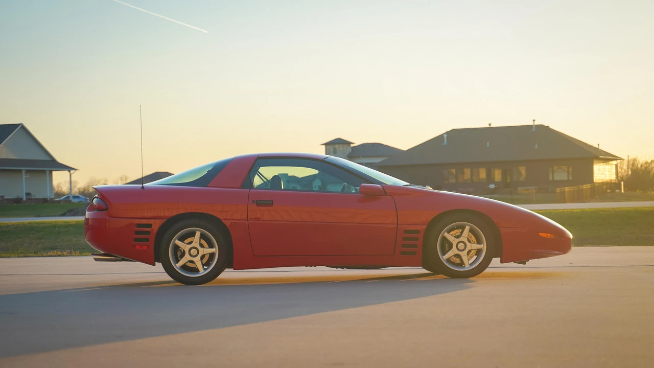 1995 Chevrolet Camaro Z28 4th Gen - Image 21 of 31