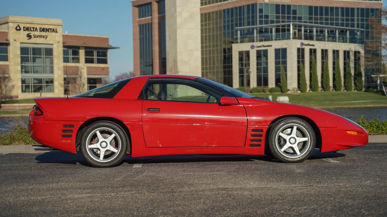 1995 Chevrolet Camaro Z28 4th Gen - Image 20 of 31