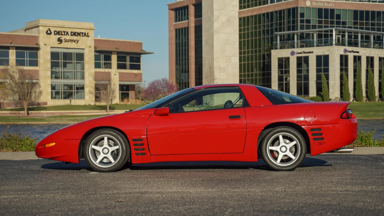 1995 Chevrolet Camaro Z28 4th Gen - Image 11 of 31