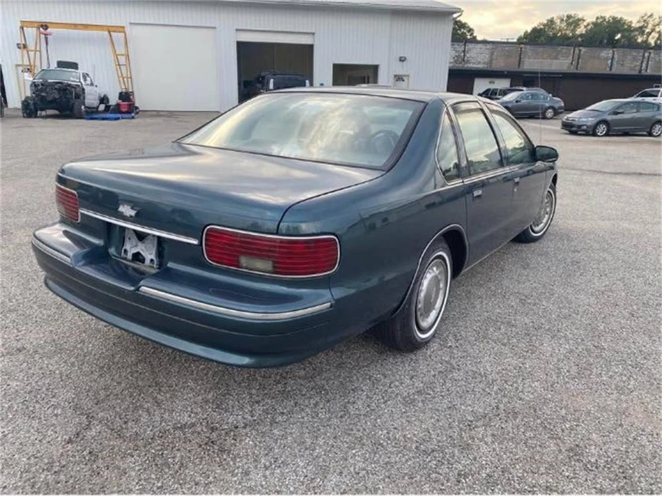 1995 Chevrolet Caprice - Image 9 of 10