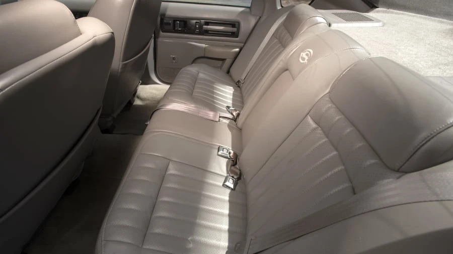 1995 Chevrolet Caprice - Image 14 of 28