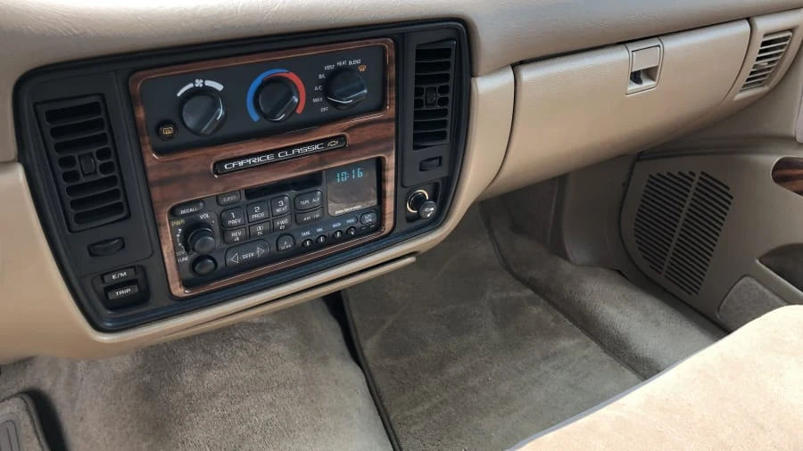 1995 Chevrolet Caprice - Image 5 of 8