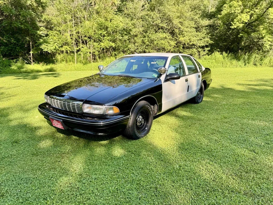 1995 Chevrolet Caprice - Image 3 of 17