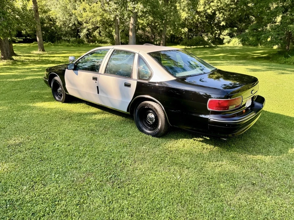 1995 Chevrolet Caprice - Image 4 of 17