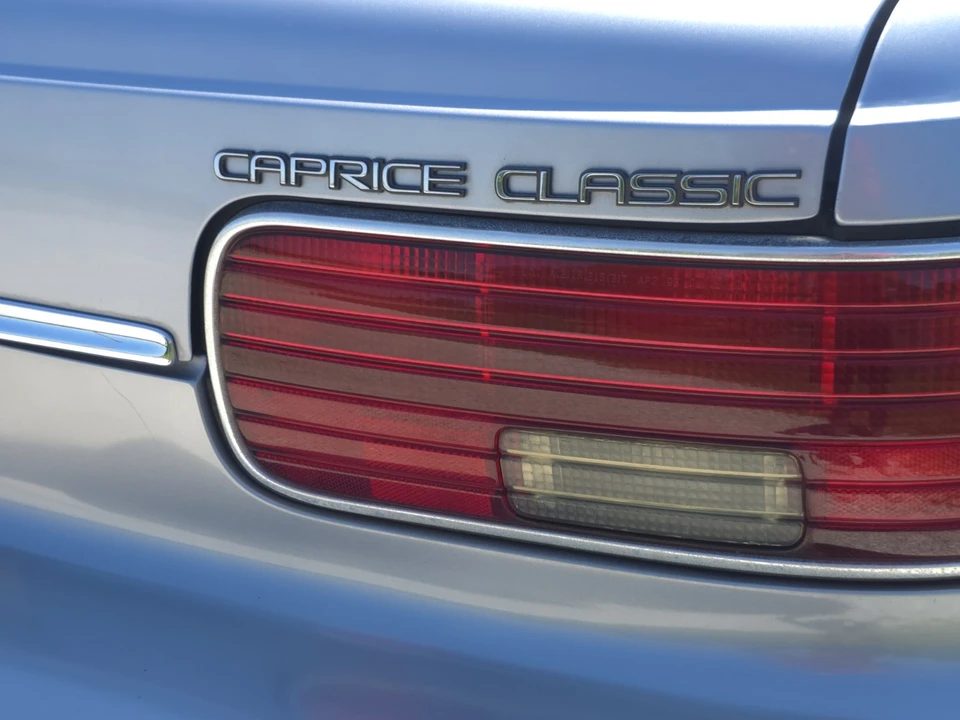 1995 Chevrolet Caprice - Image 14 of 24