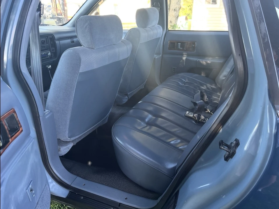 1995 Chevrolet Caprice - Image 6 of 11