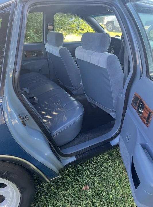 1995 Chevrolet Caprice - Image 8 of 11