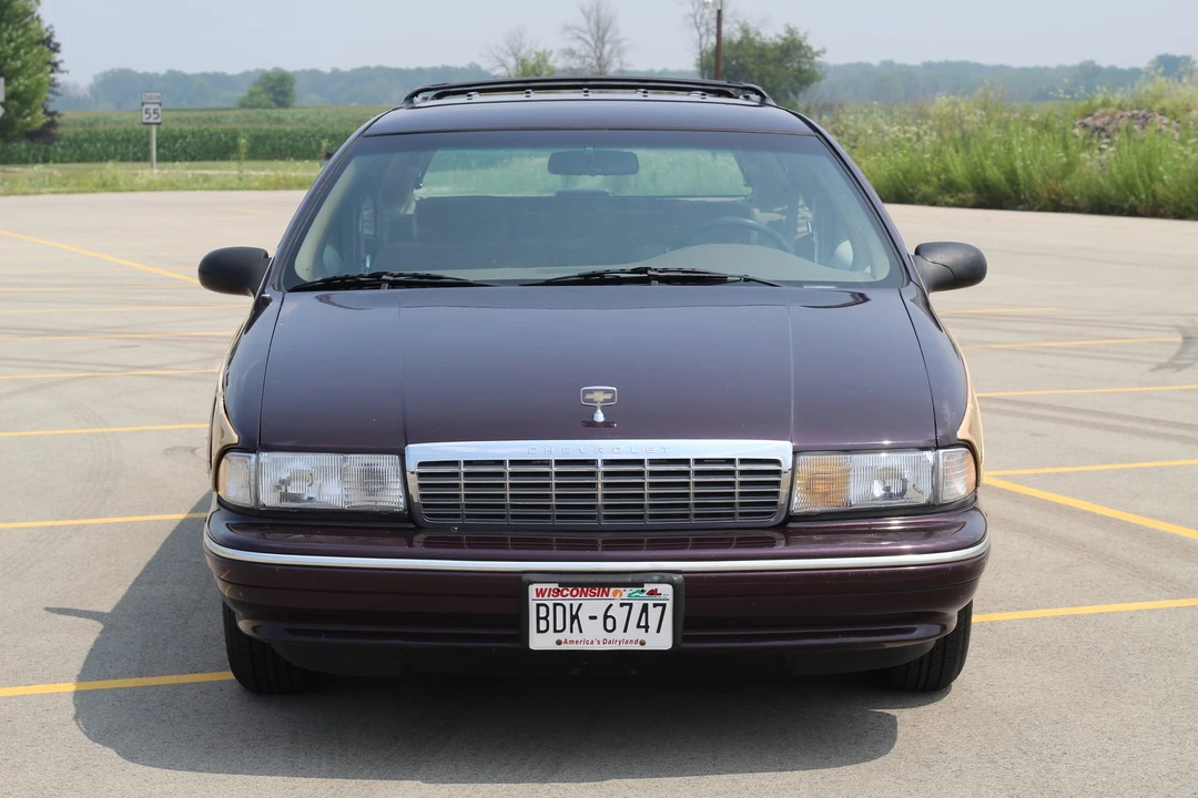 1995 Chevrolet Caprice - Image 4 of 31