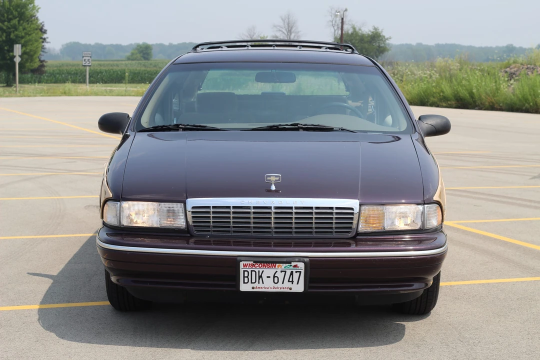1995 Chevrolet Caprice - Image 5 of 31