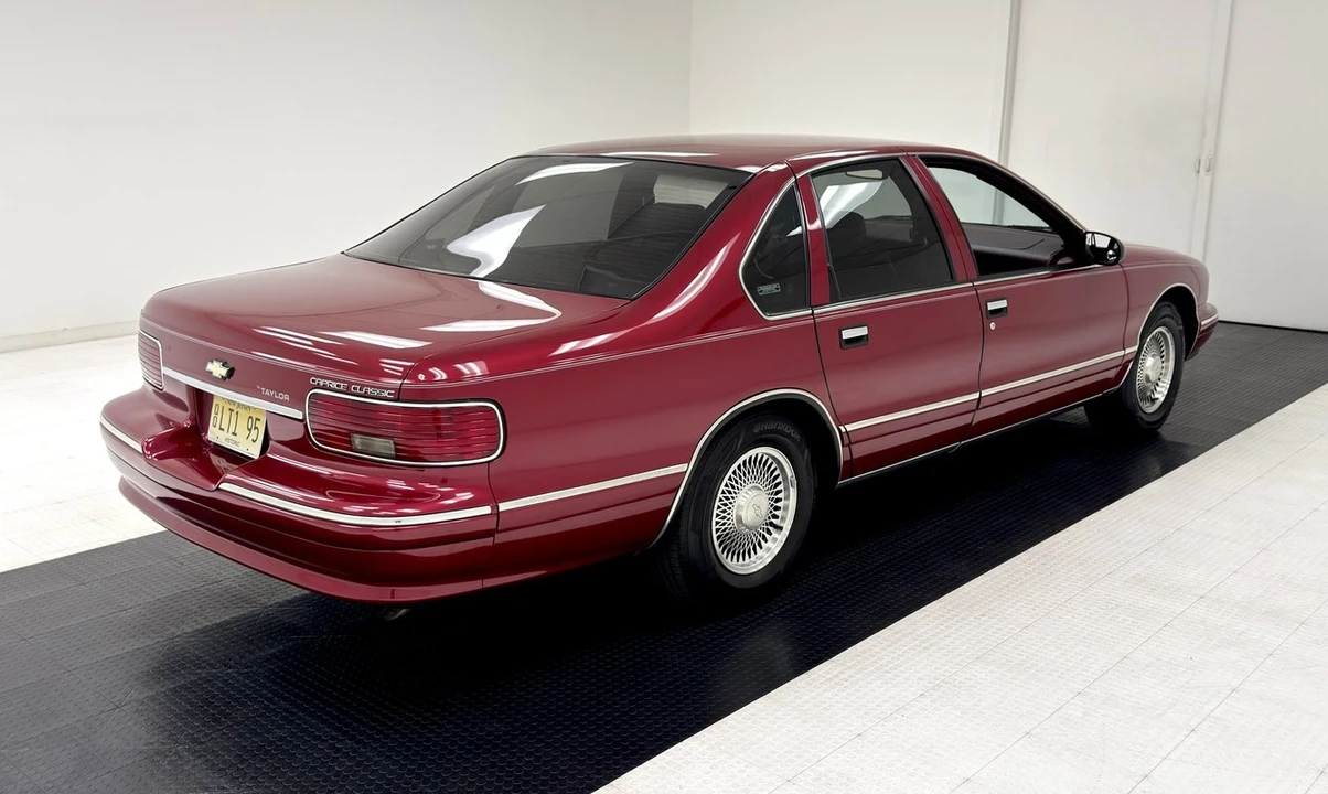 1995 Chevrolet Caprice - Image 5 of 21