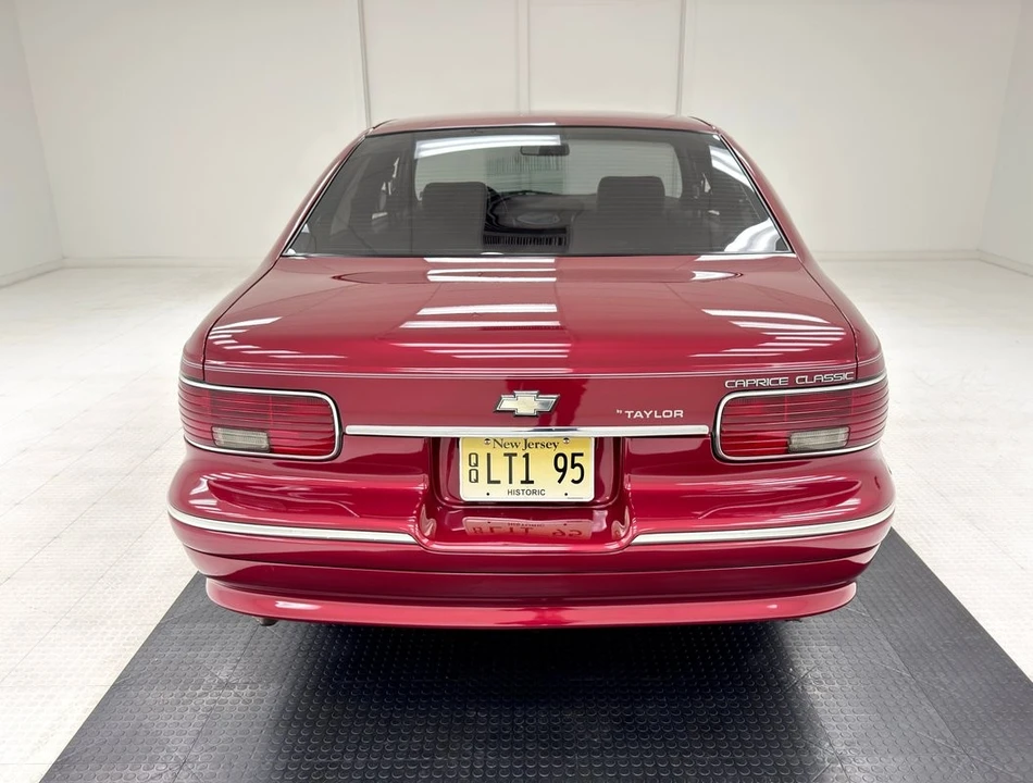 1995 Chevrolet Caprice - Image 4 of 21