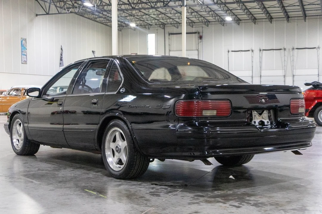 1995 Chevrolet Impala - Image 5 of 31