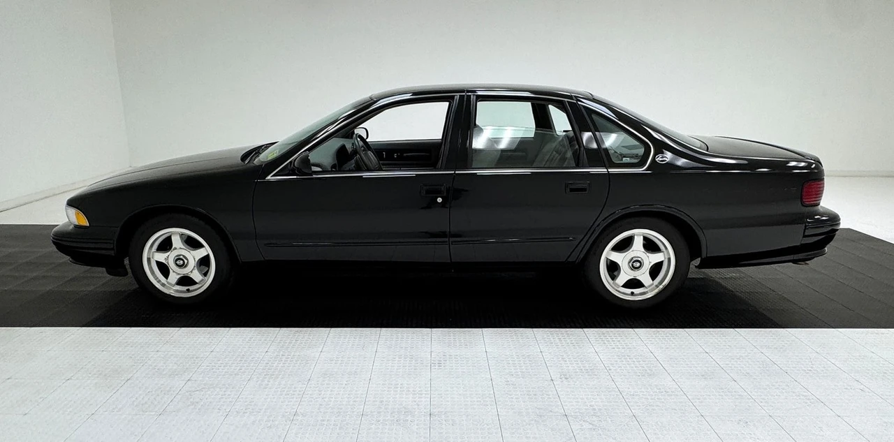 1995 Chevrolet Caprice - Image 2 of 31