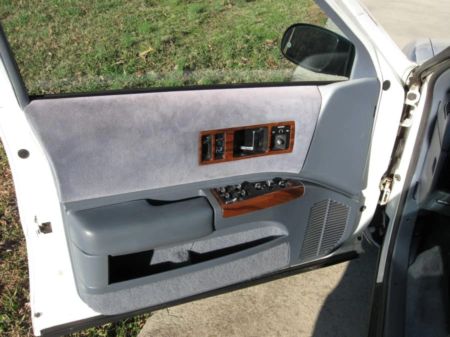 1995 Chevrolet Caprice - Image 4 of 8