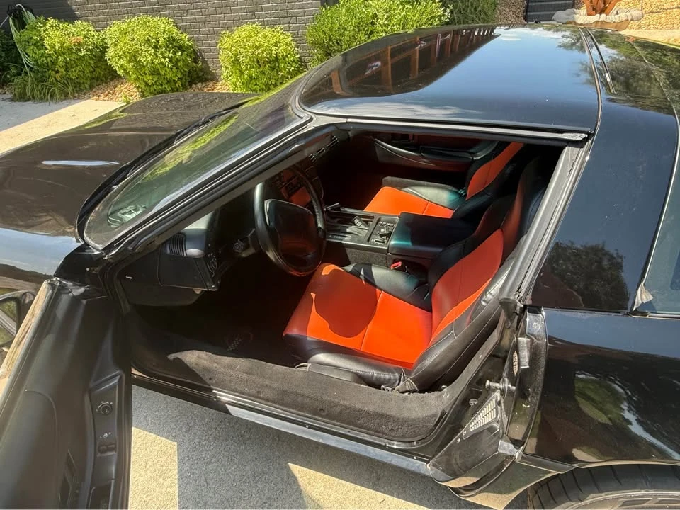 1995 Chevrolet Corvette C4 - Image 6 of 10