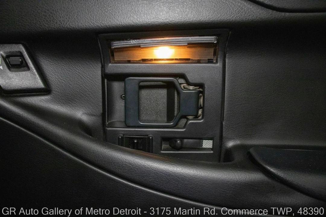 1995 Chevrolet Corvette C4 - Image 18 of 31