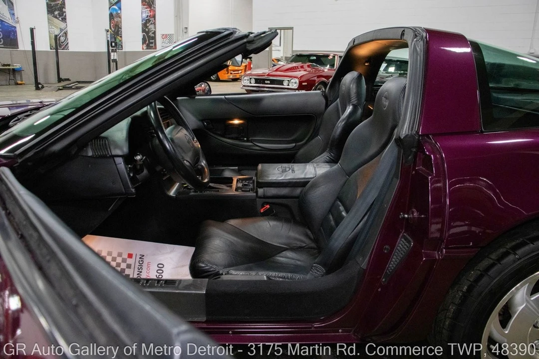 1995 Chevrolet Corvette C4 - Image 23 of 31
