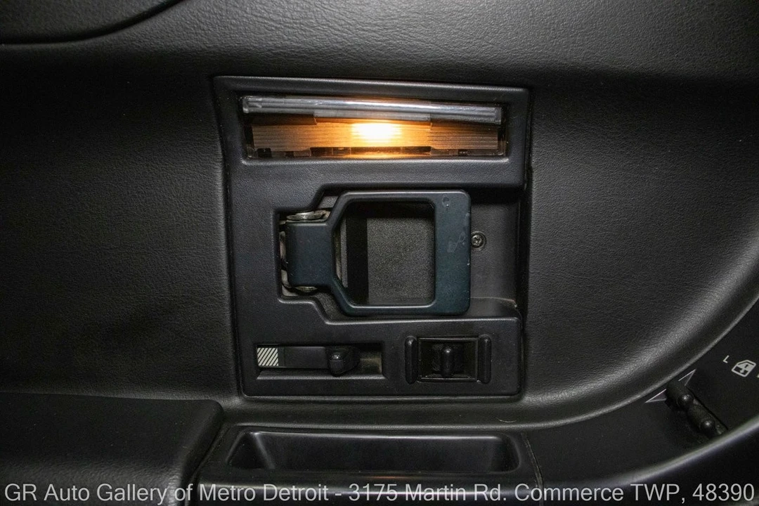 1995 Chevrolet Corvette C4 - Image 22 of 31