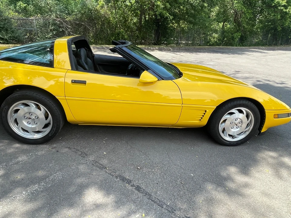 1995 Chevrolet Corvette C4 - Image 25 of 31