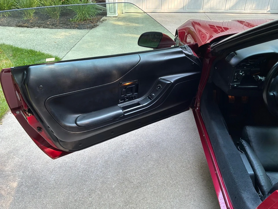 1995 Chevrolet Corvette C4 - Image 10 of 20