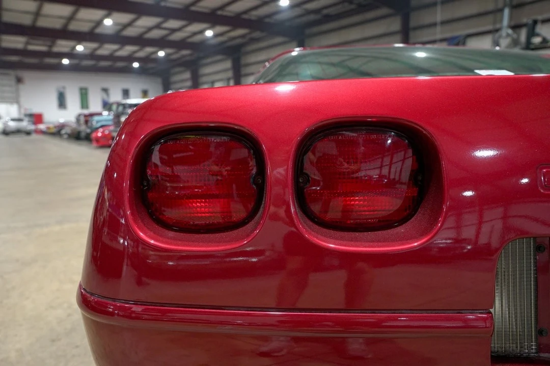 1995 Chevrolet Corvette C4 - Image 25 of 31