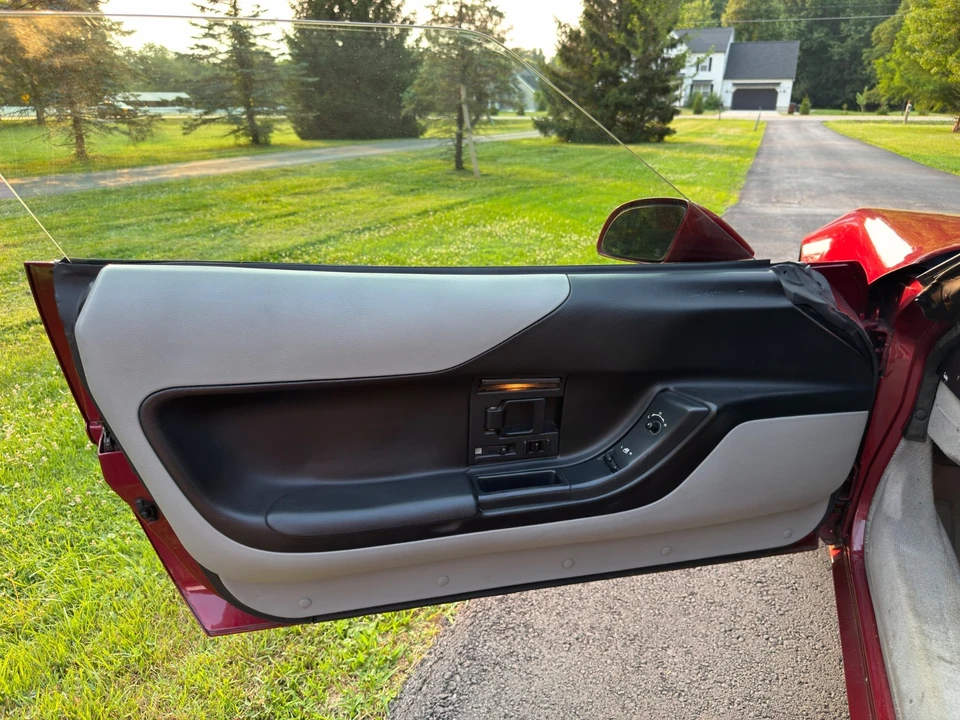 1995 Chevrolet Corvette C4 - Image 14 of 31