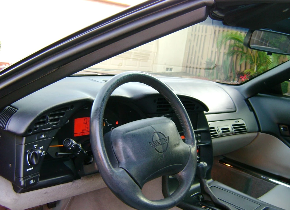 1995 Chevrolet Corvette C4 - Image 12 of 18