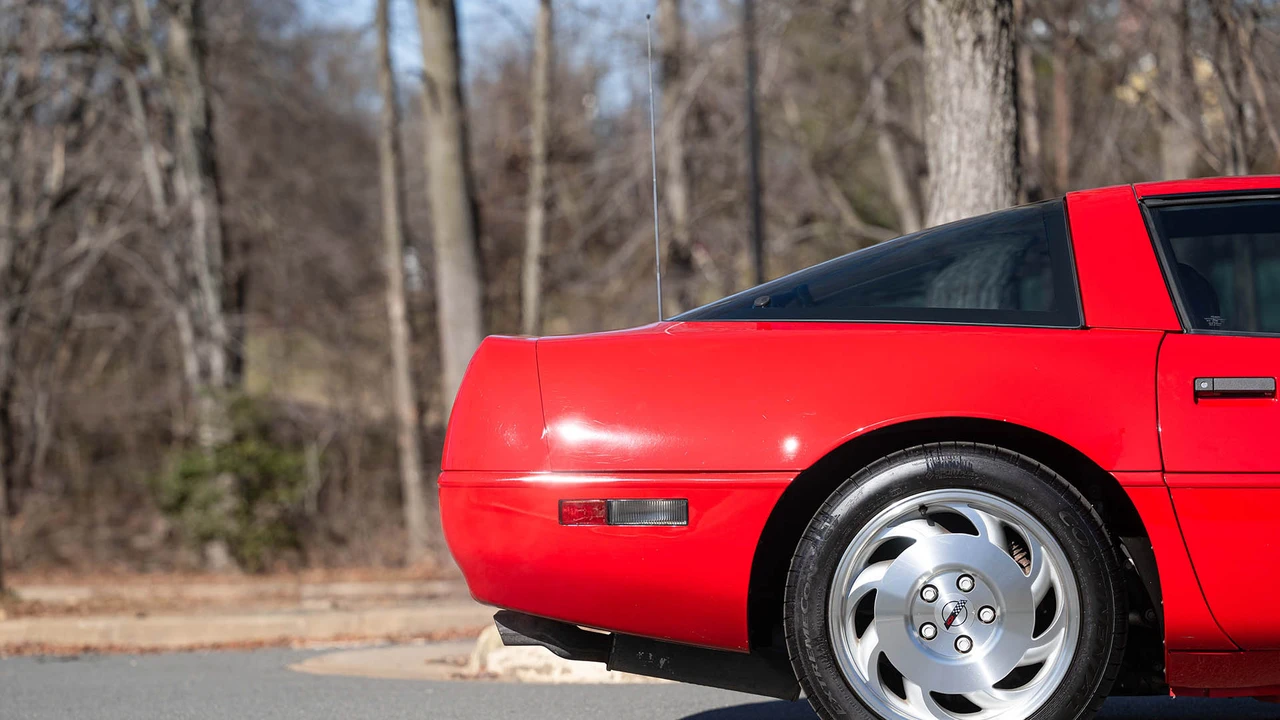 1995 Chevrolet Corvette C4 - Image 16 of 31