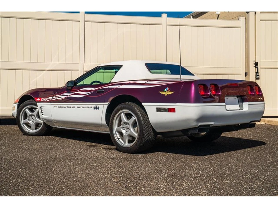 1995 Chevrolet Corvette C4 - Image 25 of 31
