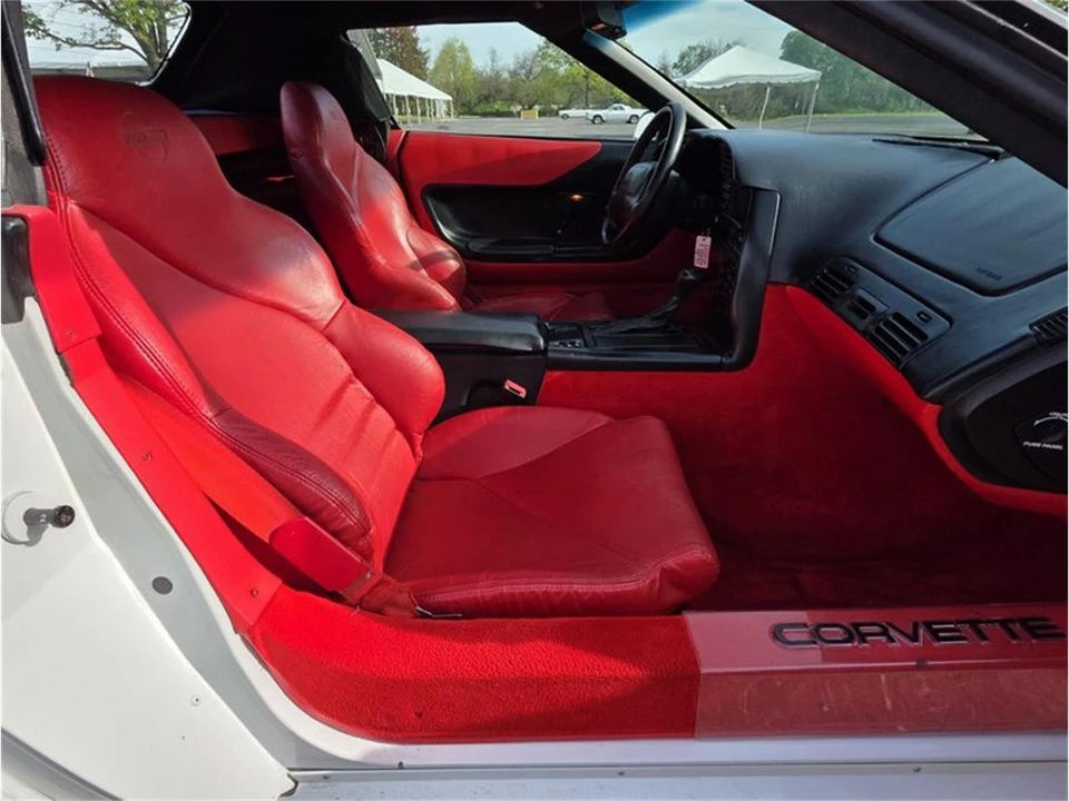 1995 Chevrolet Corvette C4 - Image 16 of 20