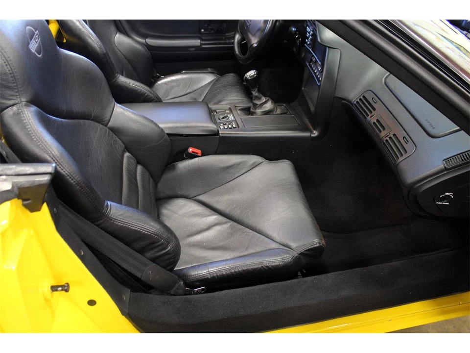 1995 Chevrolet Corvette C4 - Image 19 of 31