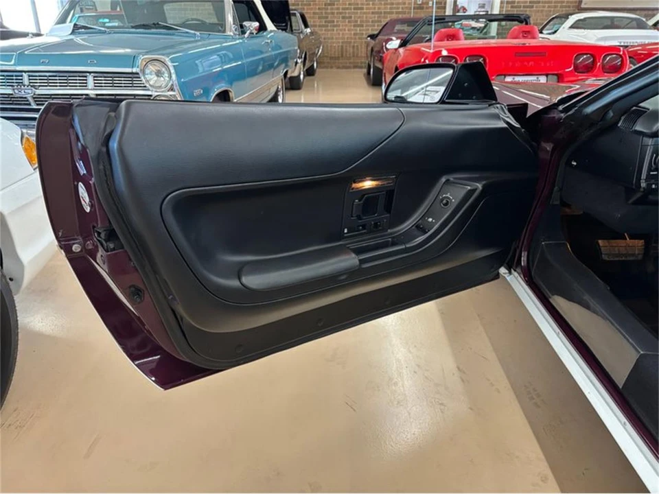 1995 Chevrolet Corvette C4 - Image 17 of 31