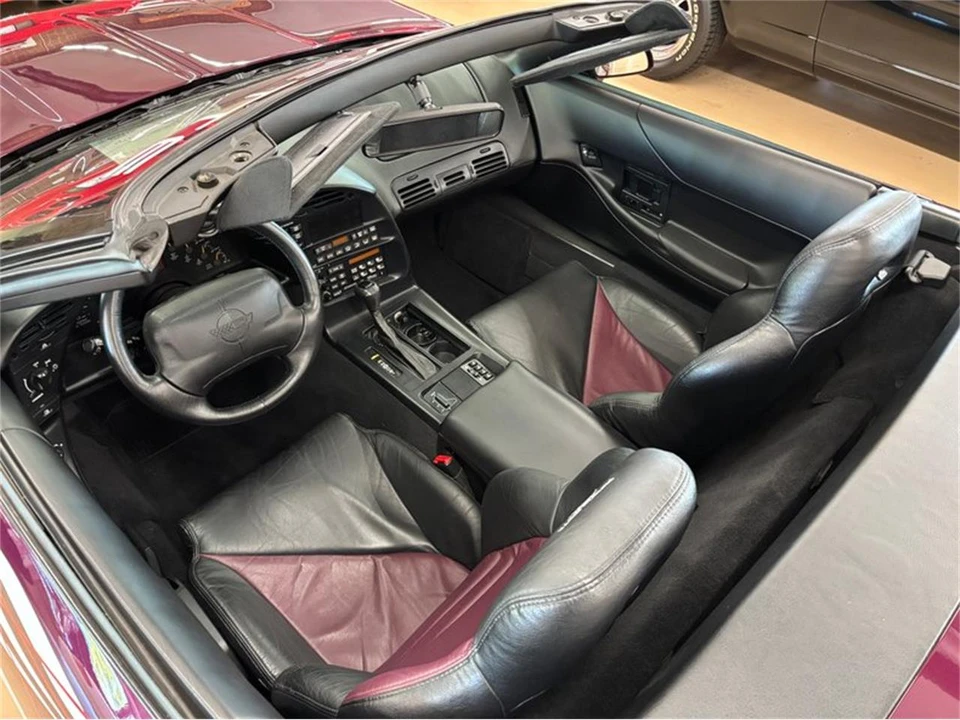1995 Chevrolet Corvette C4 - Image 18 of 31