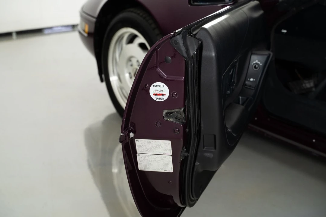 1995 Chevrolet Corvette C4 - Image 16 of 21