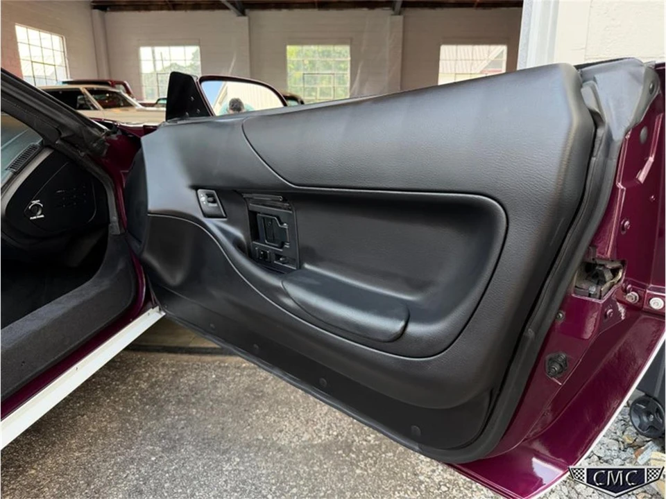 1995 Chevrolet Corvette C4 - Image 17 of 31