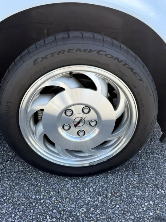 1995 Chevrolet Corvette C4 - Image 18 of 21