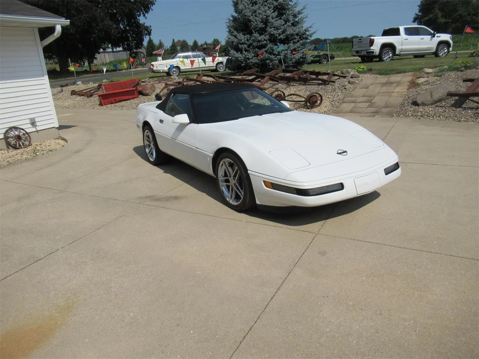 1995 Chevrolet Corvette C4 - Image 2 of 14