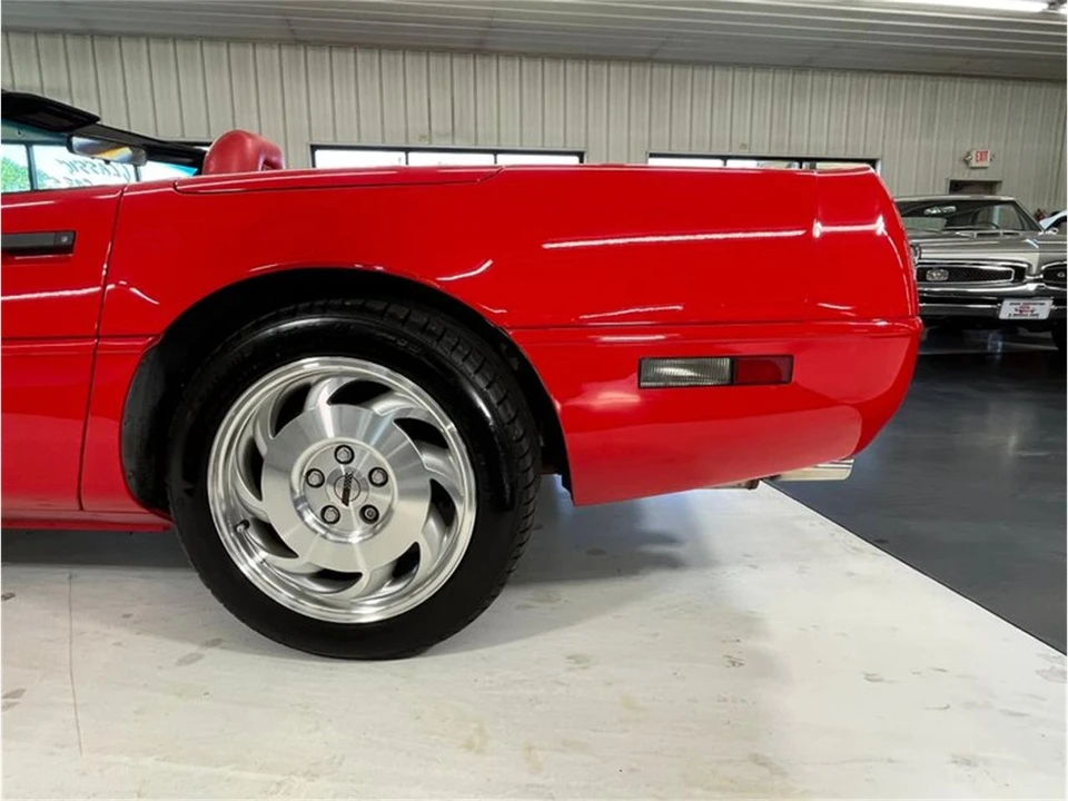 1995 Chevrolet Corvette C4 - Image 13 of 31
