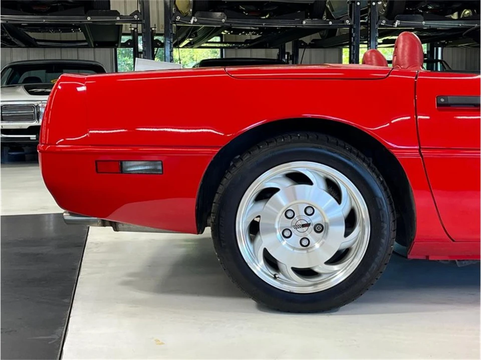 1995 Chevrolet Corvette C4 - Image 8 of 31