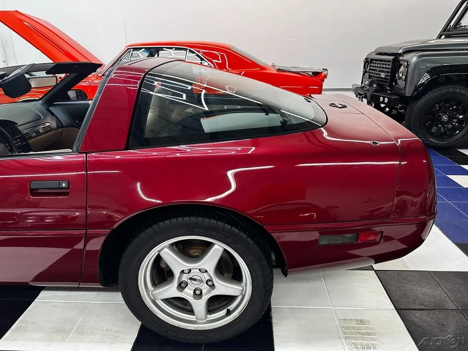 1995 Chevrolet Corvette C4 - Image 19 of 24