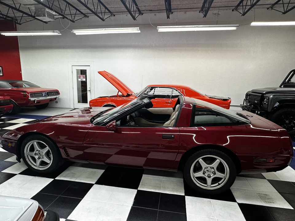 1995 Chevrolet Corvette C4 - Image 25 of 31