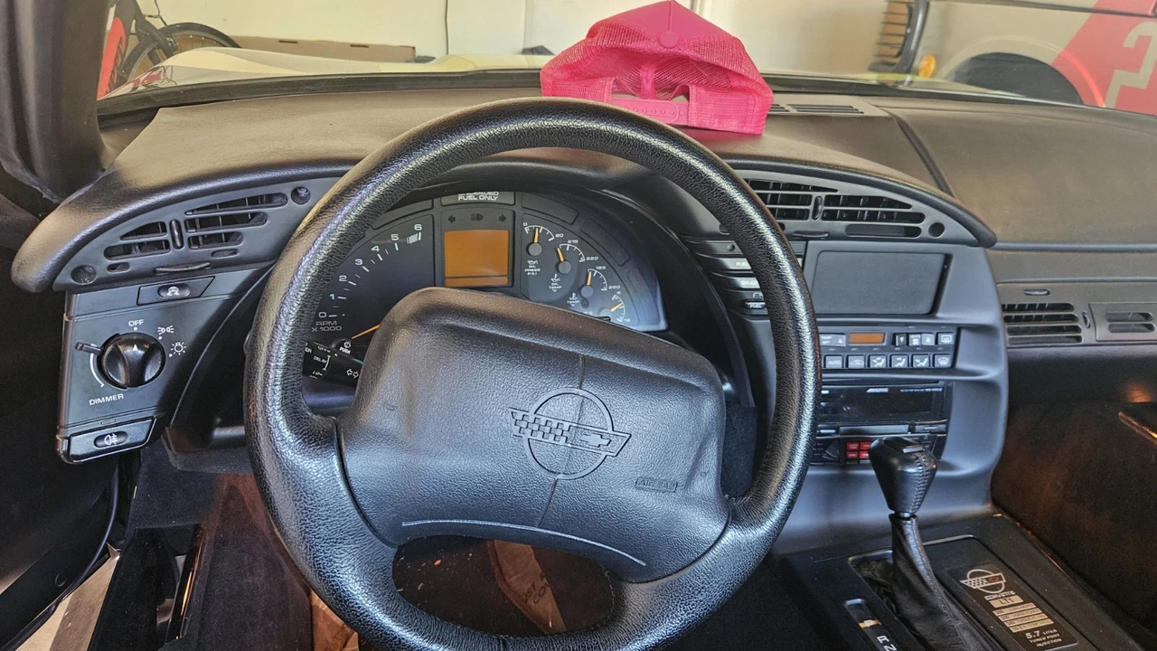 1995 Chevrolet Corvette C4 - Image 16 of 31