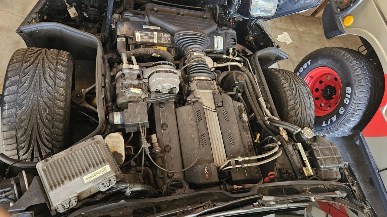 1995 Chevrolet Corvette C4 - Image 24 of 31