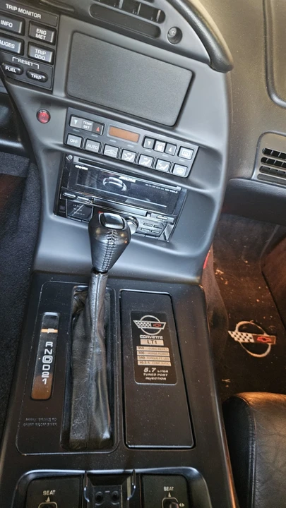 1995 Chevrolet Corvette C4 - Image 18 of 31