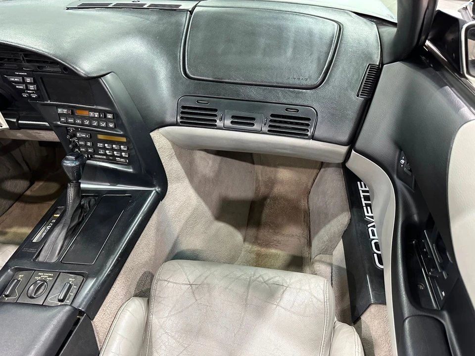 1995 Chevrolet Corvette C4 - Image 12 of 21