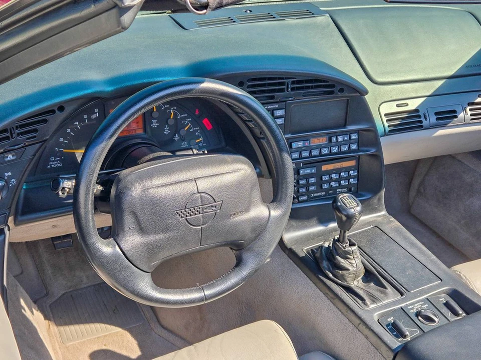 1995 Chevrolet Corvette C4 - Image 17 of 20